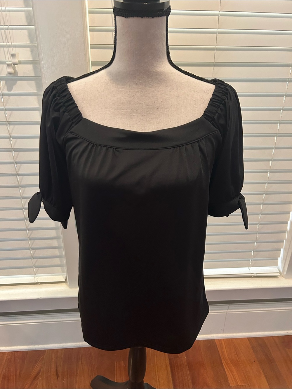 Tracy Negoshian Black Square Neck Tie-Sleeve Top